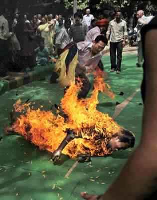 Самосожжение монахов – форма протеста или…?