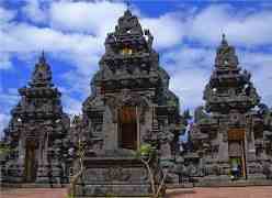 Индонезия – страна древних храмов и святынь