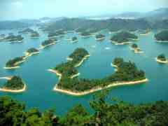 Озеро тысячи островов в Китае: загадка природы или дело рук человека?