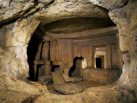 Подземное святилище Хал-Сафлиени