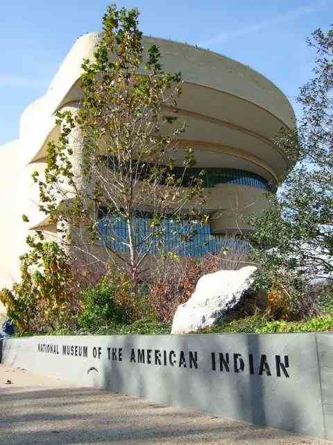 Национальная аллея. Национальный музей американских индейцев